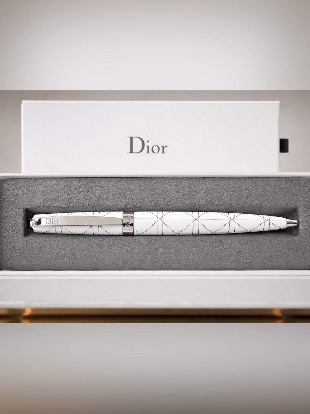 Christian Dior White Lacquer Diamond Pattern Ballpoint Pen Complete Set